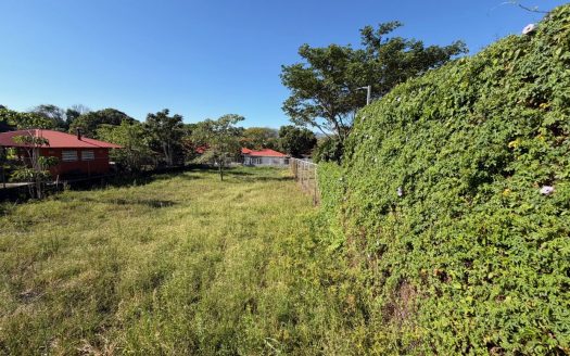 Competitively priced lot 5 minutes from 27 and close to Atenas Center in the countryside
