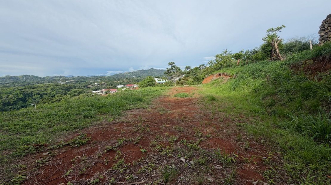New lot to market in gated community with big views