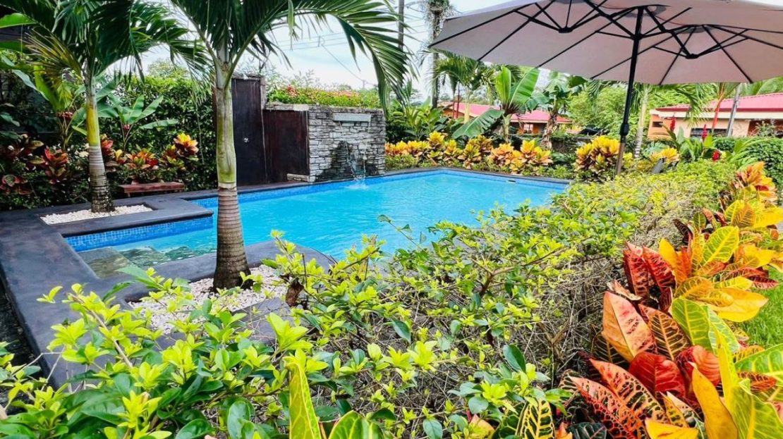Turn key Airbnb villa 15 minutes from la fortuna center in Arenal Costa Rica for Sale