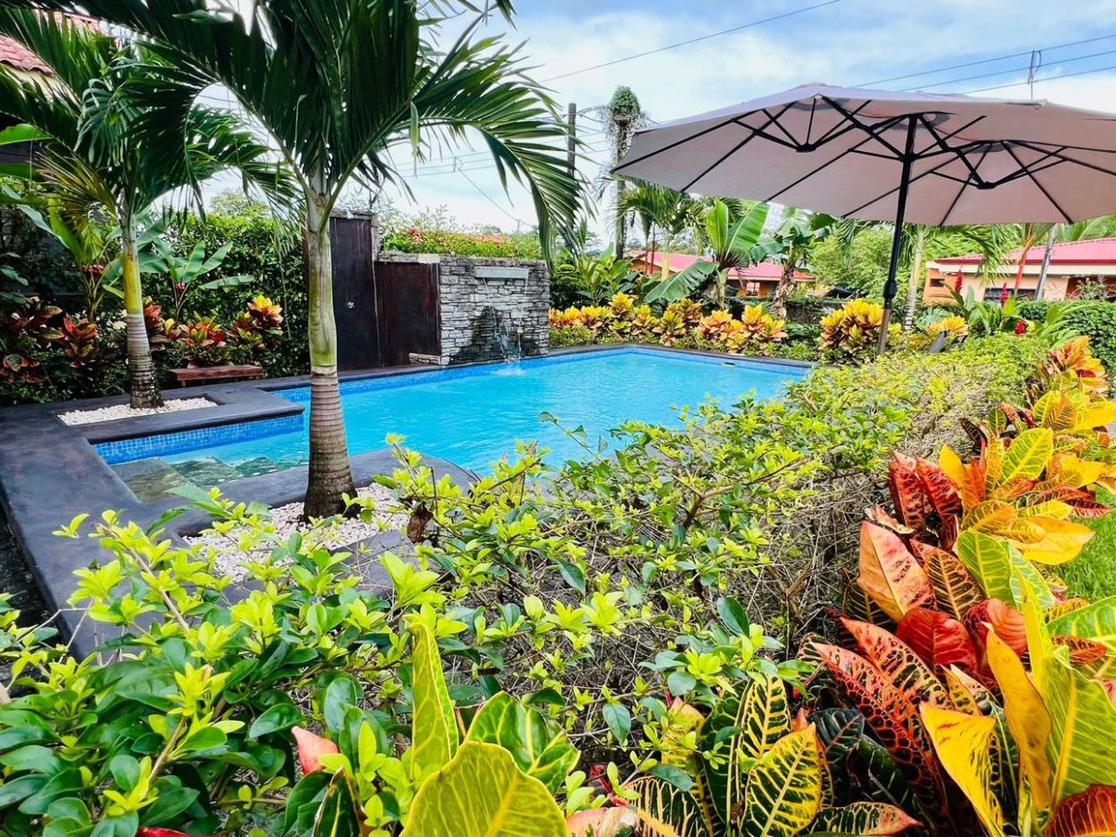 Turn key Airbnb villa 15 minutes from la fortuna center in Arenal Costa Rica for Sale — photo 2