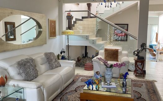 SE VENDE Casa en Guachipelin Norte