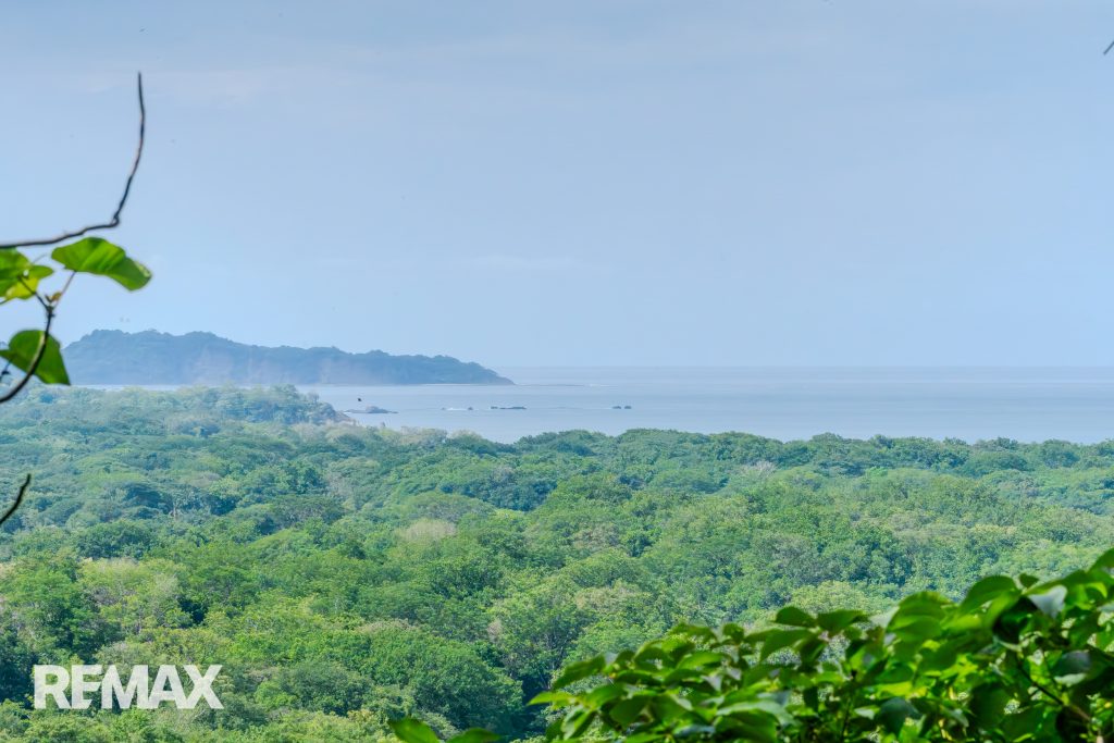 Ocean-View Estate Lot with Custom Home Design in Alta Mira, Ostional