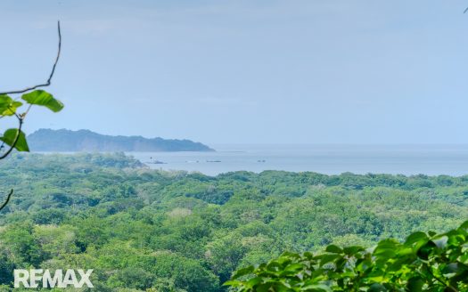 Ocean-View Estate Lot with Custom Home Design in Alta Mira