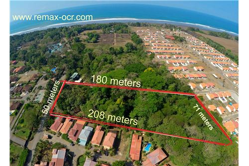 Large lot for beach estate, hotel or development or private estate.