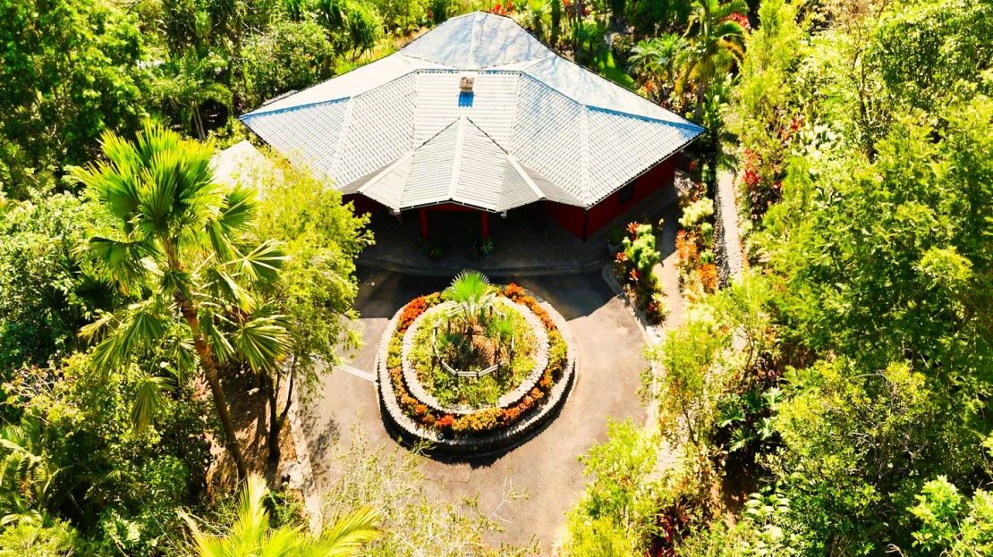 Unique Atenas Garden of Eden Home with separate Guest house