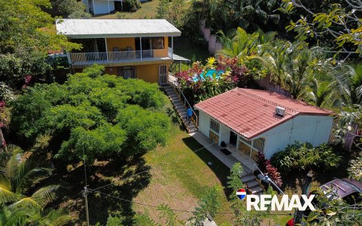 4 Bedroom Beach Home | Steps to the Beach