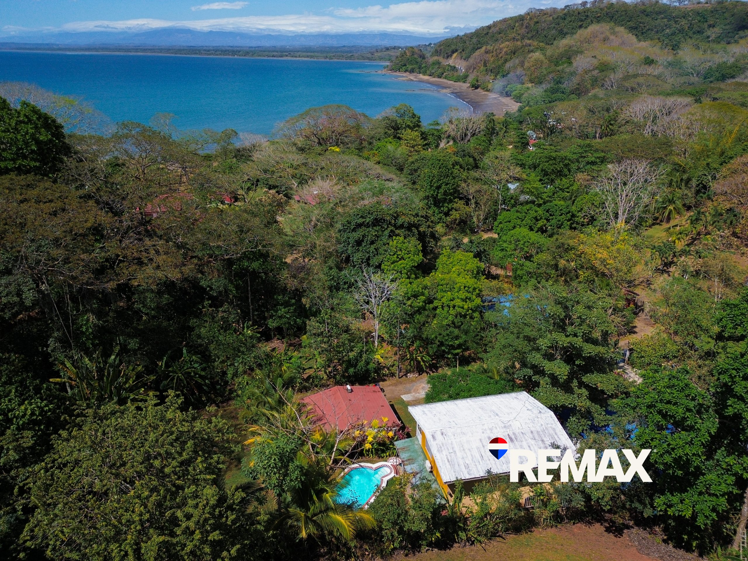 4 Bedroom Beach Home | Steps to the Beach
