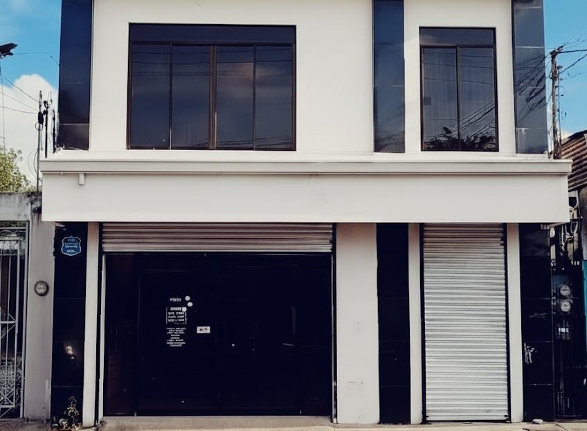 Turnkey Investment Opportunity – Commercial Building in Central Nicoya Guanacaste | REMAX