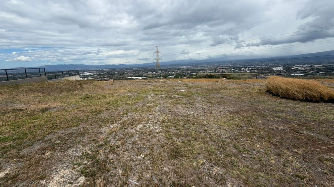LOT FOR SALE IN CONDOMINIO LOMAS 2370