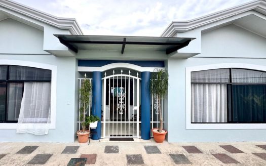 Spacious 5 bed one level home-Barrio Latina, Grecia