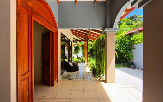 Home with Rental Apartments for Sale in Pérez Zeledón | Investment, Nature & Prime Location