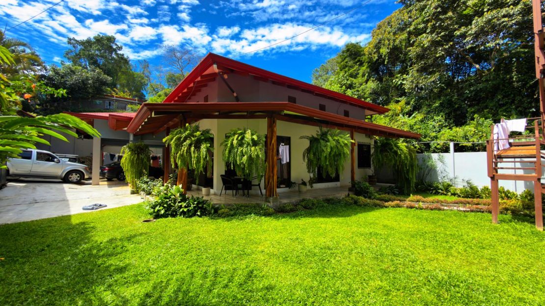 Home with Rental Apartments for Sale in Pérez Zeledón | Investment