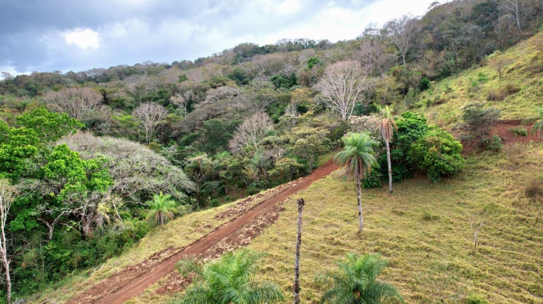 versatile property with breathtaking views in one of Costa Rica’s emerging areas. 11 Acres