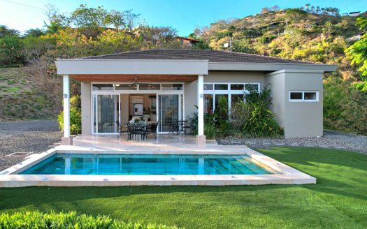 Turnkey Mountain View Home with Pool in Lomas del Paraíso, Atenas