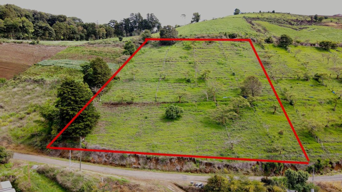 Stunning Mountain View Lot for Sale in Zarcero | 3000 m²