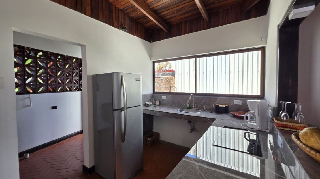 273 sq ft Lot