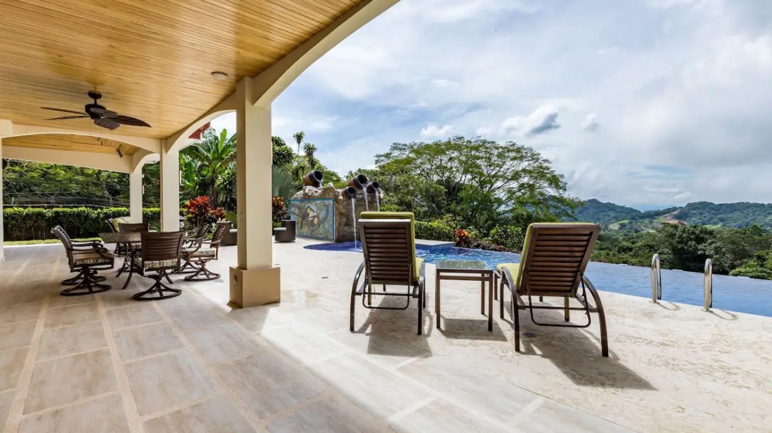Mountain Queen Home for rent amazing views nested in a coffee plantation