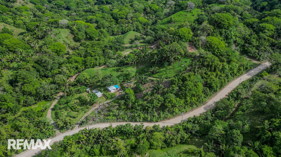 High-Visibility 1.02-Hectare Lot with 1-Bed Casita | San Fernando Guanacaste | REMAX