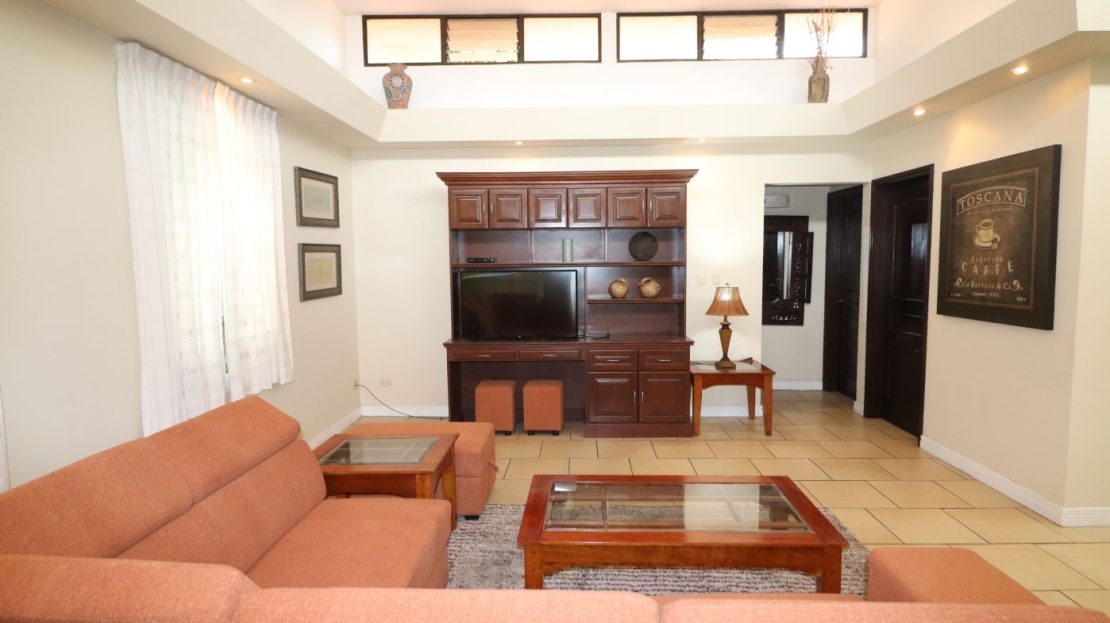 House Fully Furnished in Unique community-Pozos
