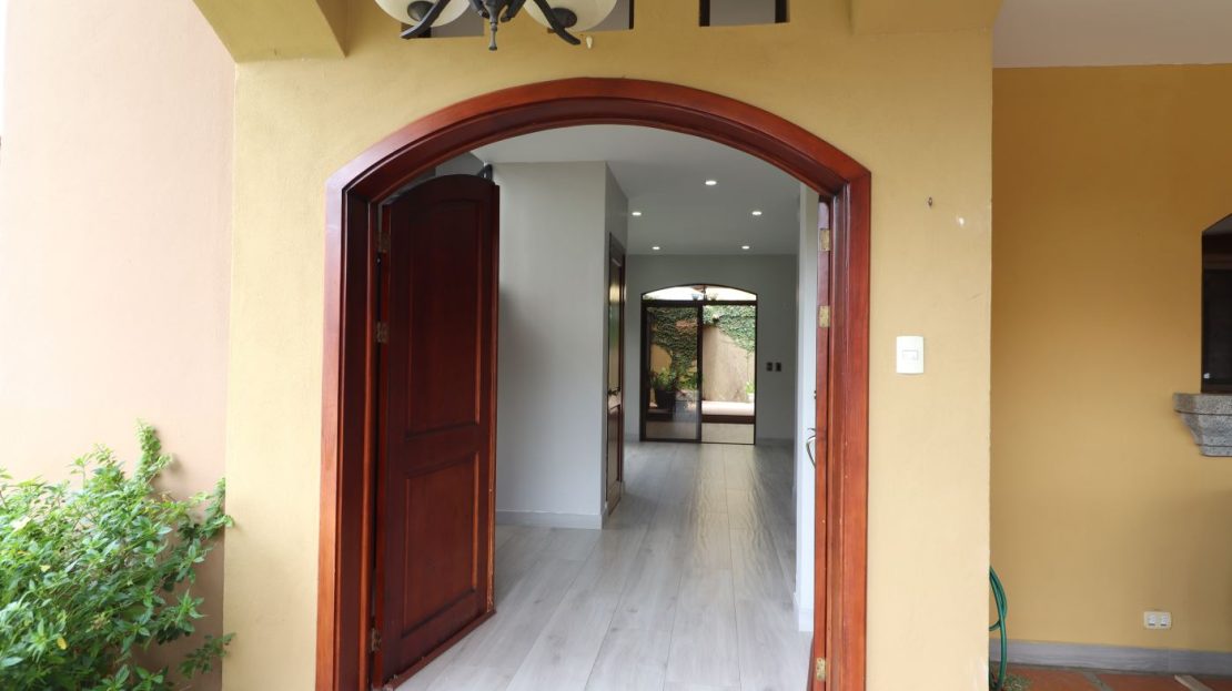 HOUSE FOR SALE | Montecristo Condominium