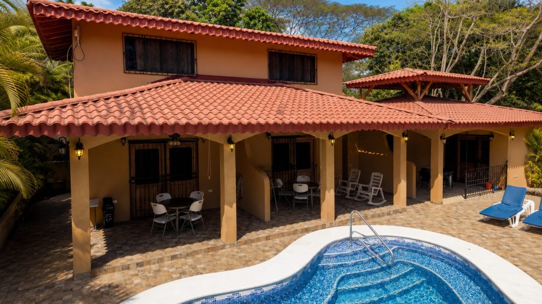 Costa Rica | Walking Distance to Sámara & Buena Vista Beaches & Sámara Center / Casa Del Gallo Guanacaste | REMAX
