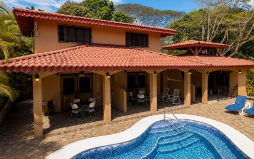 Income Property for Sale in Sámara, Costa Rica | Walking Distance to Sámara & Buena Vista Beaches & Sámara Center / Casa Del Gallo