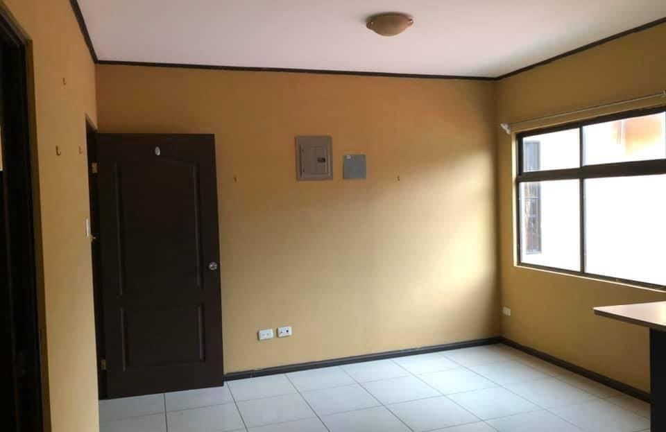 Great investment! House plus commercial spaces in Santa Ana - CAB