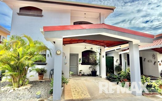 Tropical Paradise with Private Pool in Esterillos