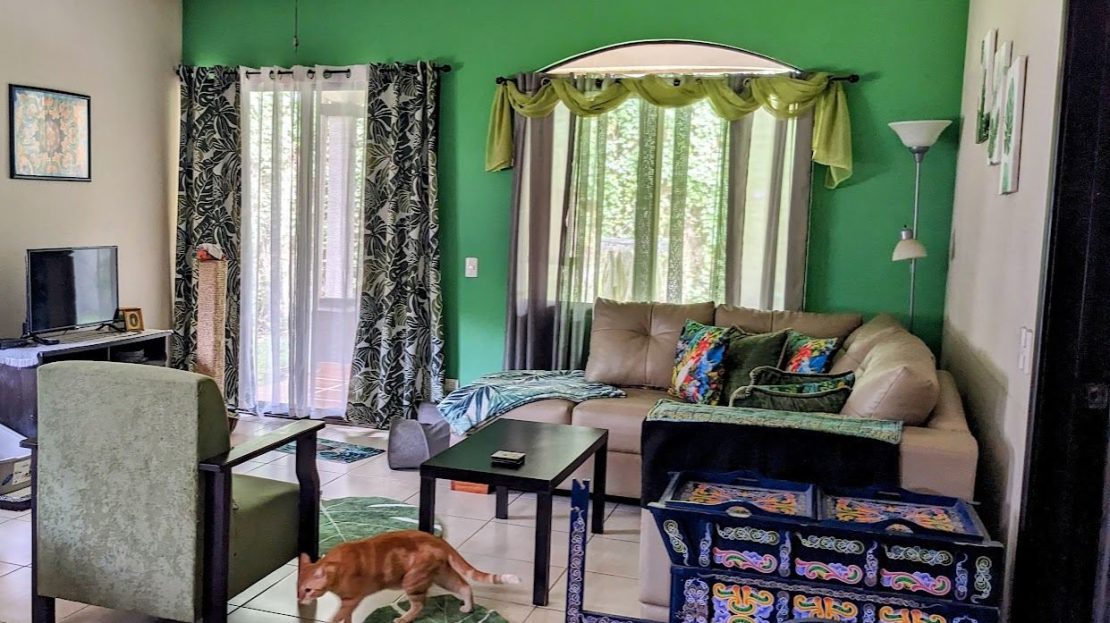 Nicely finished and furnished home in Atenas gated community
