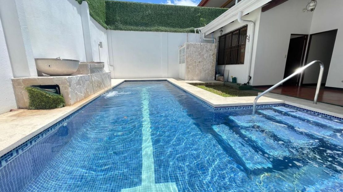 FOR RENT Exclusive house in the Altos de Montenegro Condominium