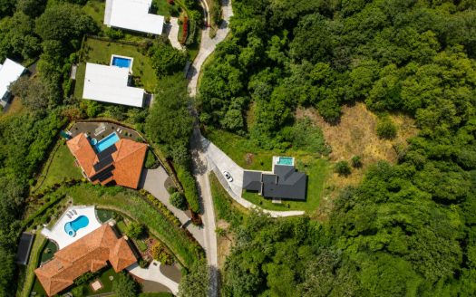 Brand new Roca Verde home with impressive designs and finishes in Atenas