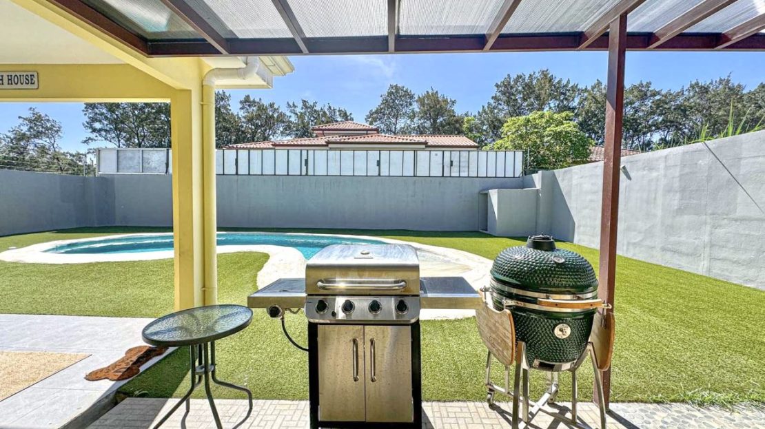 Casa Belen Cariari one-level home with pool for sale