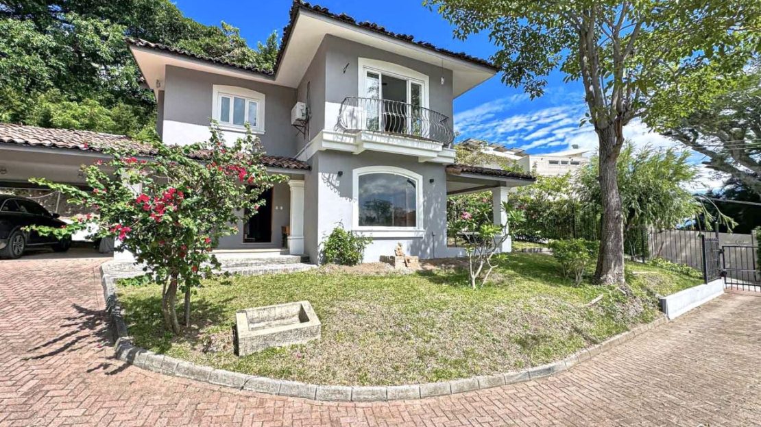 Casa Serena | Suburban independent home