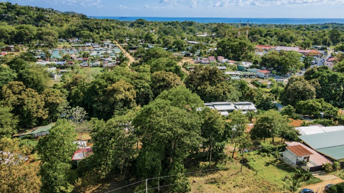 Exceptional Investment Opportunity in the Heart of Uvita