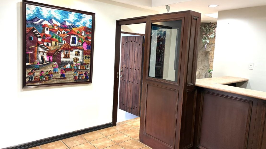 Commercial Building for Sale in Downtown Tres Ríos | Prime Commercial