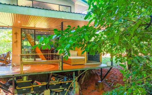 1 Bedroom Jungle River Retreat Home And Prime Space to Build Your Main House