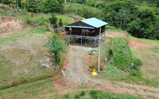 Cabin for Sale in Miravalles Perez Zeledon: Panoramic Views and Prime Airbnb Potential
