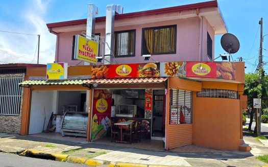 Multi-unit rental property with active rental income in La Ribera de Belén, Heredia — Excellent investment opportunity with active income