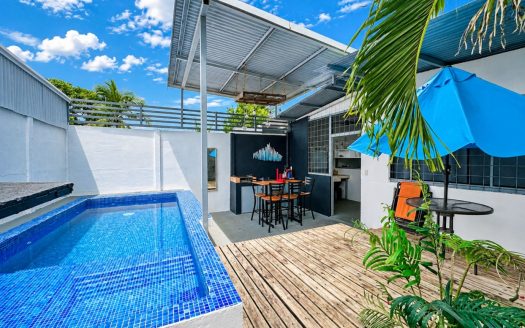 House with Pool – Just Half a mile from the beach