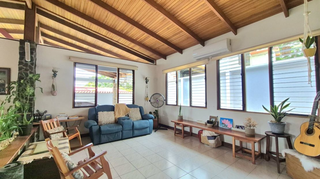 Charming 3-Bedroom Furnished Home for Rent in a Peaceful Setting