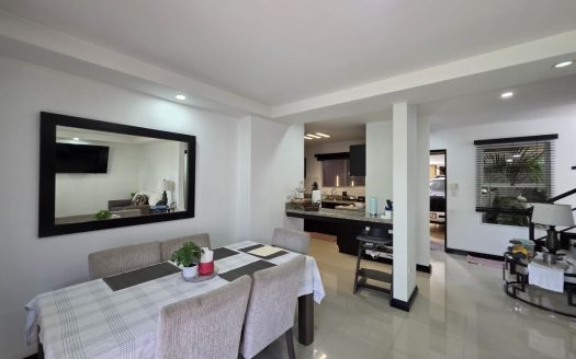 Spacious, two-story independent residence with abundant natural light, green spaces, and a prime location in Alajuela.