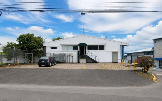 1,030 m² Warehouse / Commercial Space for Rent – Parque Industrial del Oeste, Santa Ana