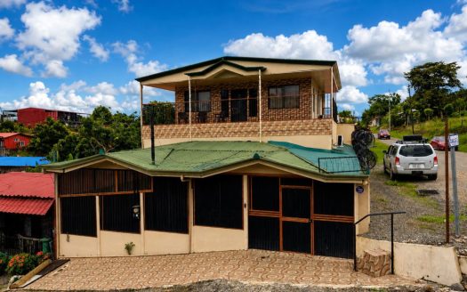 2-STORY HOUSE IN AN EXCELLENT LOCATION IN FRONT OF THE INTER-AMERICAN HIGHWAY, PÉREZ ZELEDÓN