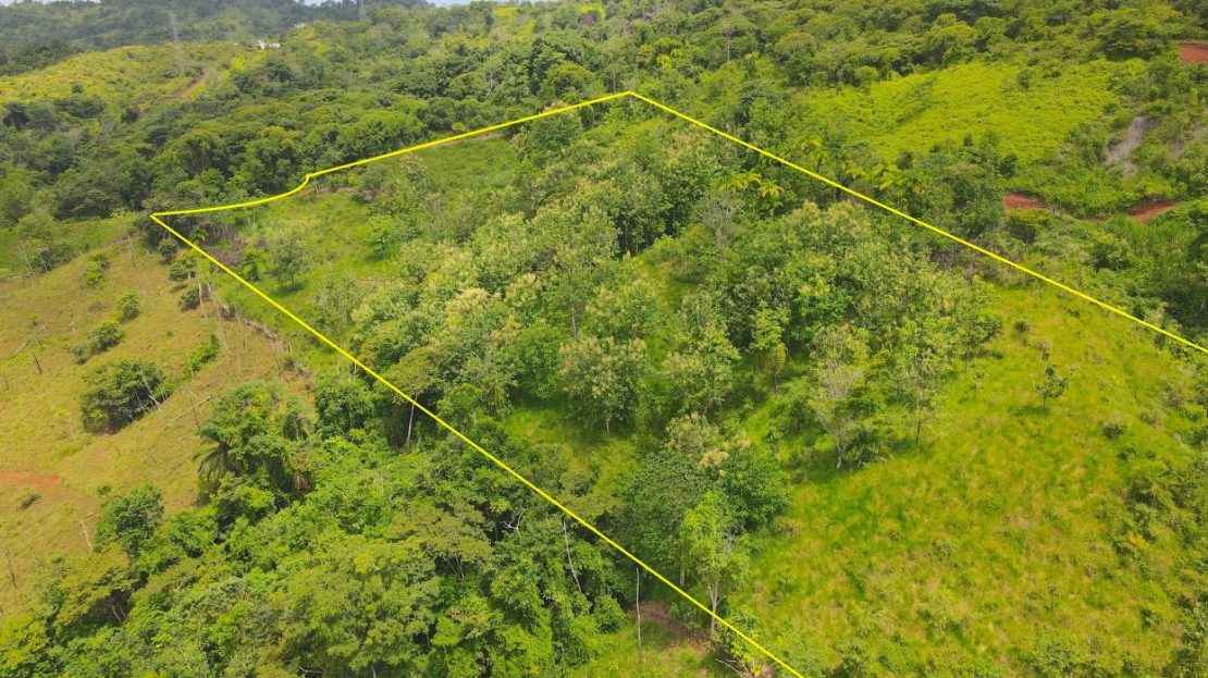 10.5-Acre Off-Grid Mountain Ridge Estate