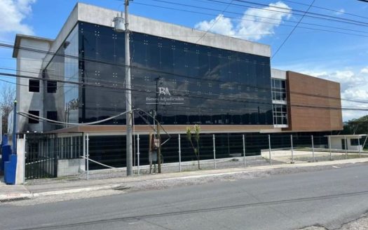 Edificio en Pozos de Santa Ana