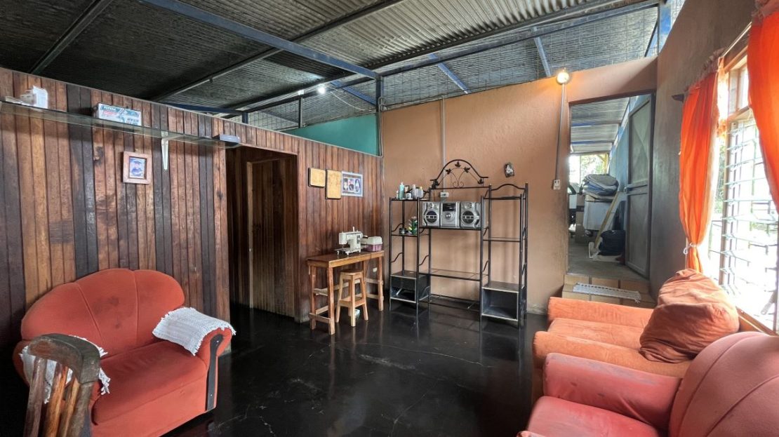 Pérez Zeledón | 353 sqm Lot with Versatile Warehouse & Apartment