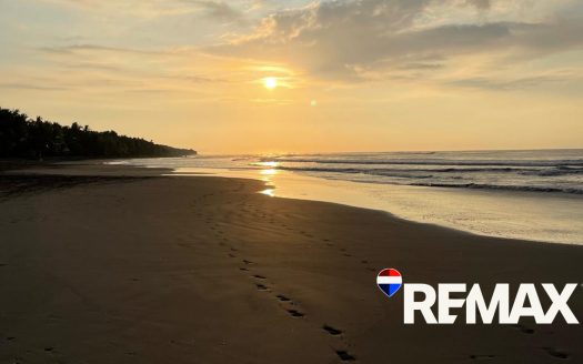 Beachfront Opportunity in Esterillos Este | Build Your Dream Home
