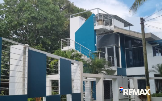 Private Ocean View Rooftop Living