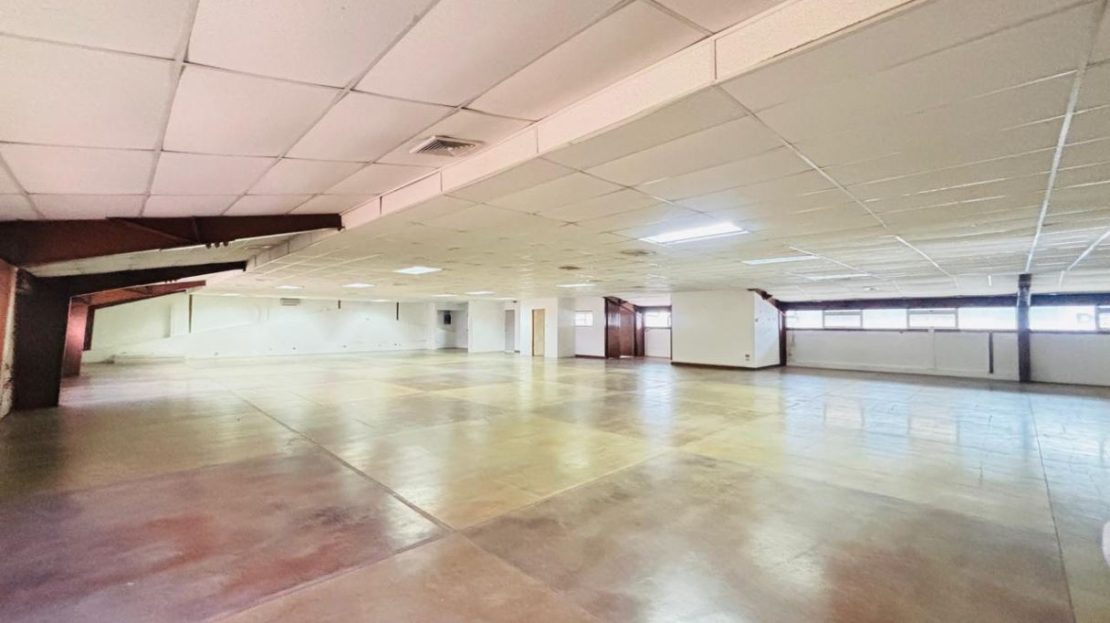 030 m² Warehouse / Commercial Space for Rent – Parque Industrial del Oeste