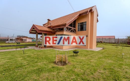 Mountain Home for Sale in Zarcero | 4-Bed Concrete Home